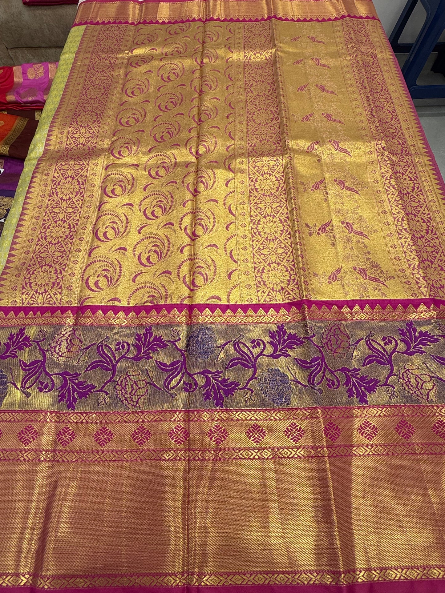 Kanchi Pattu 23