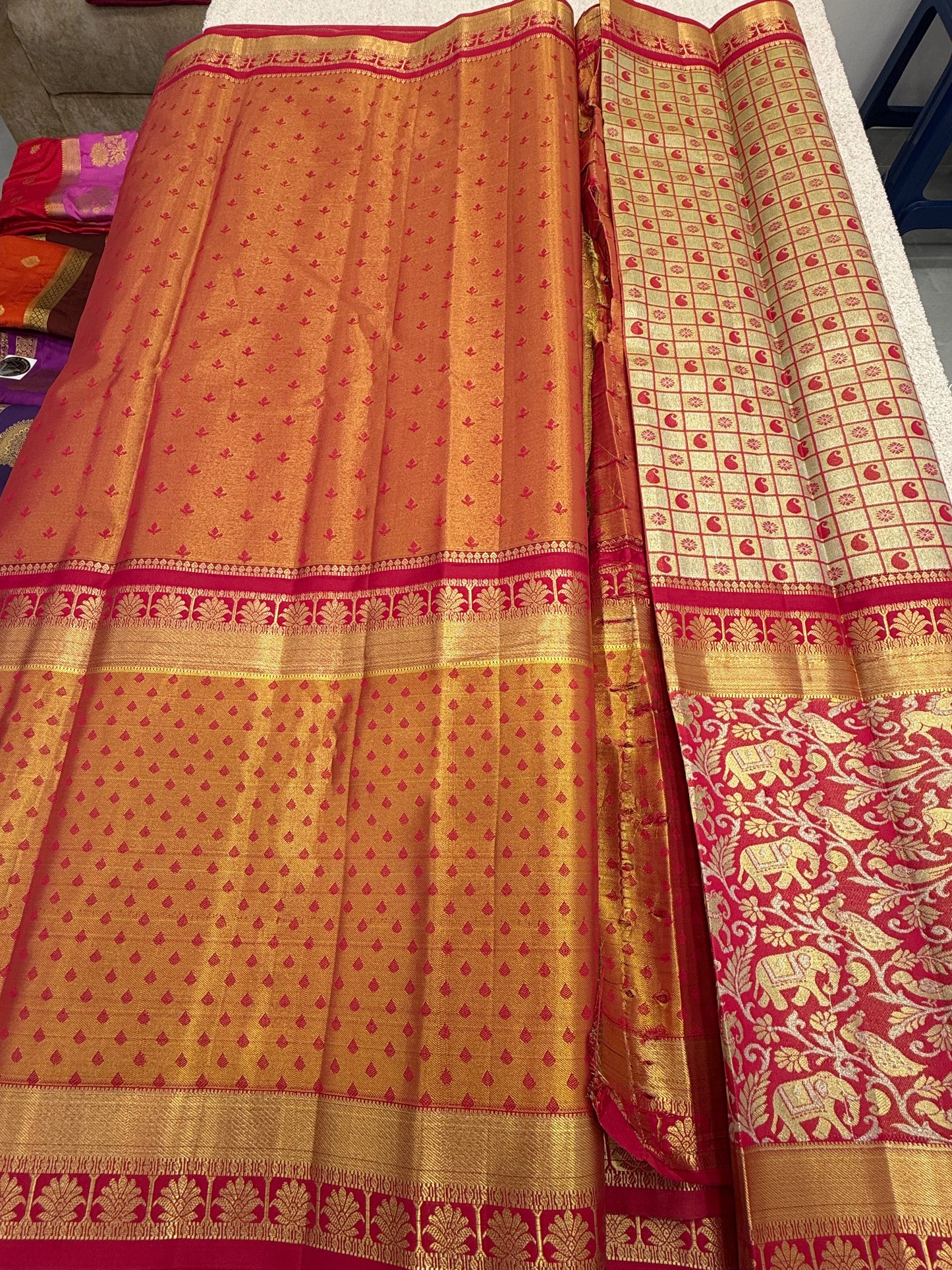 Kanchi Pattu 28