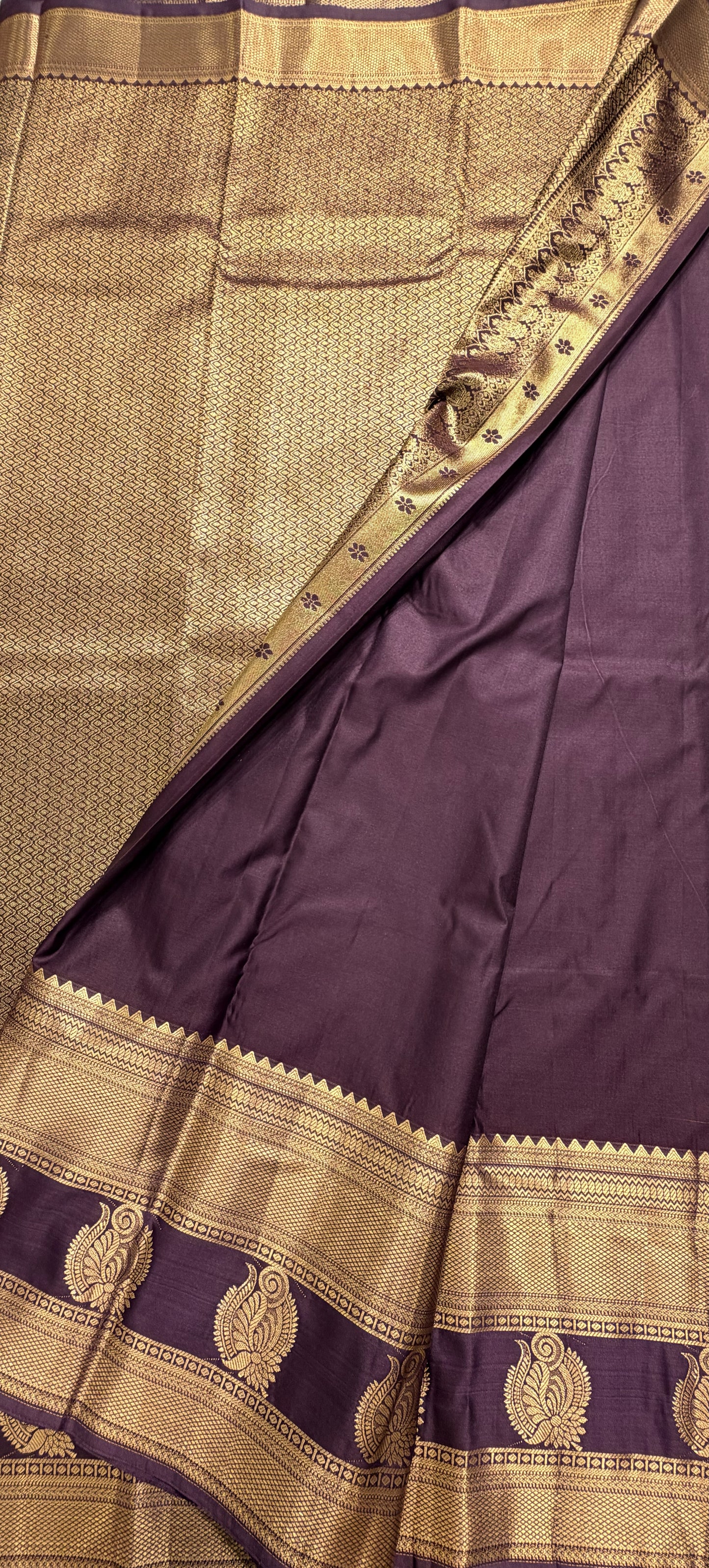 Kanchi Pattu 37