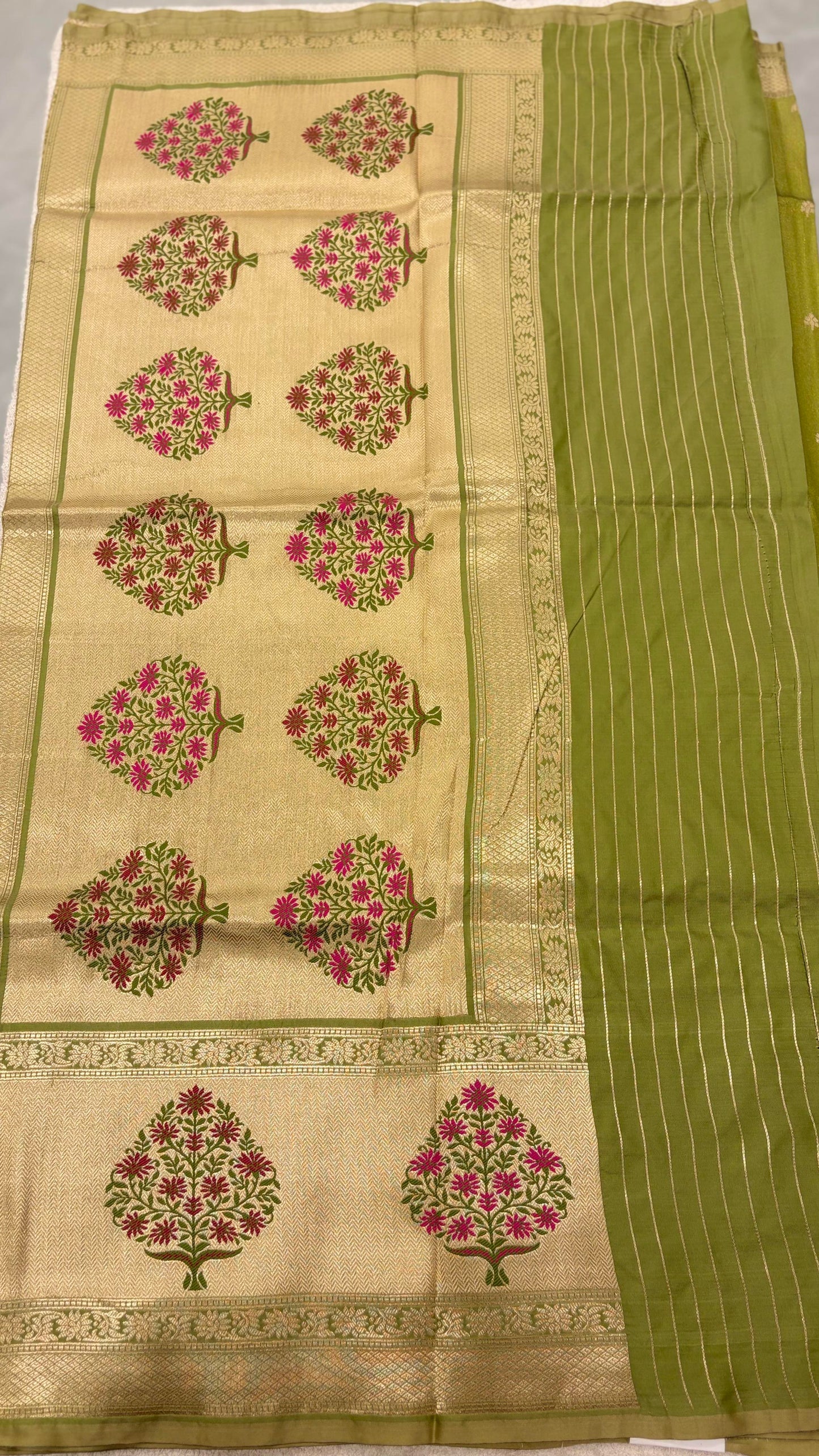 Tissue Kathan Benaras 027
