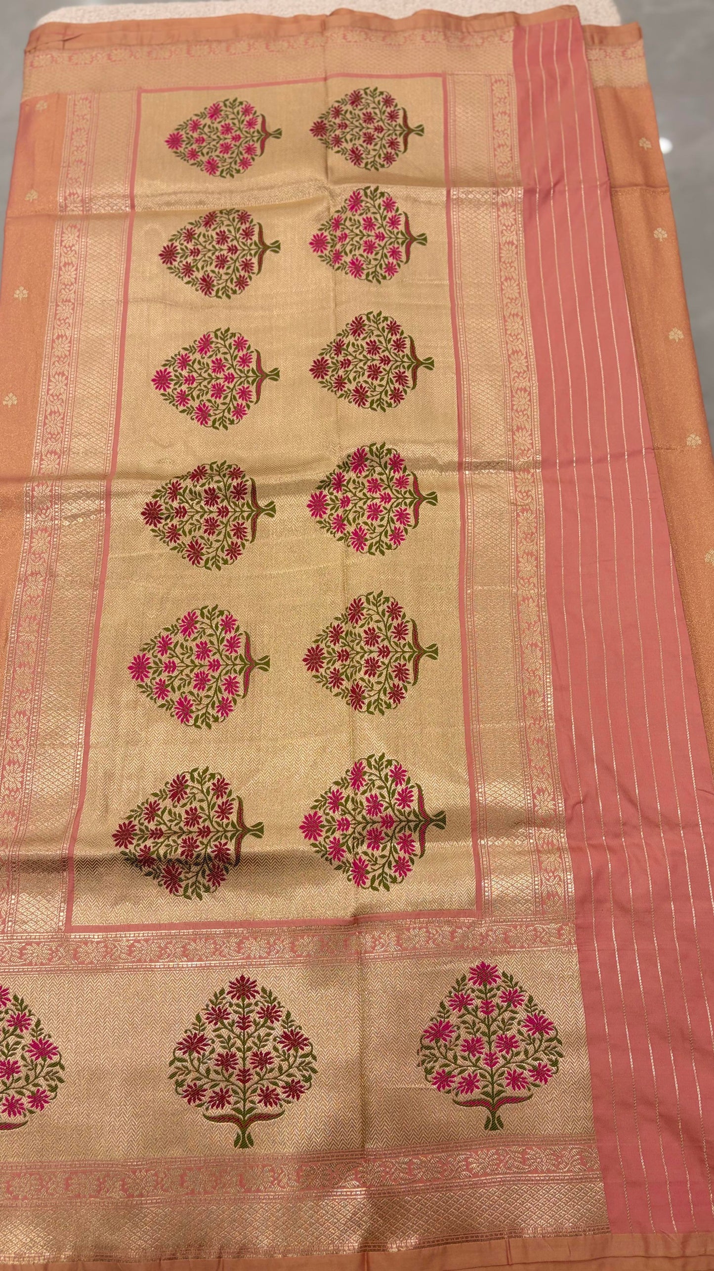 Tissue Kathan Benaras 028