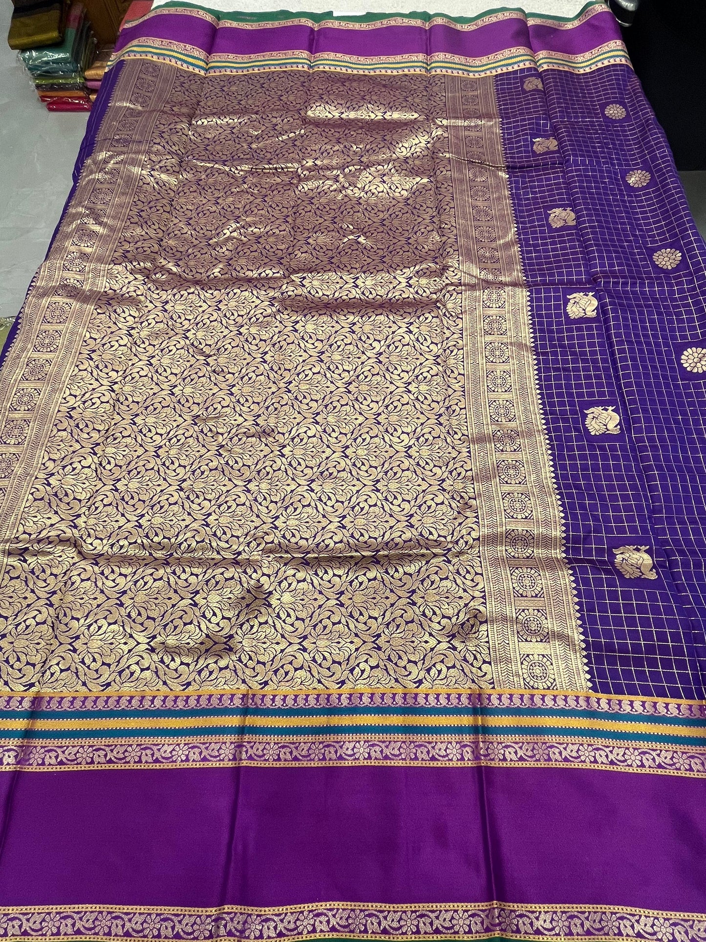 Vintage Soft Pattu