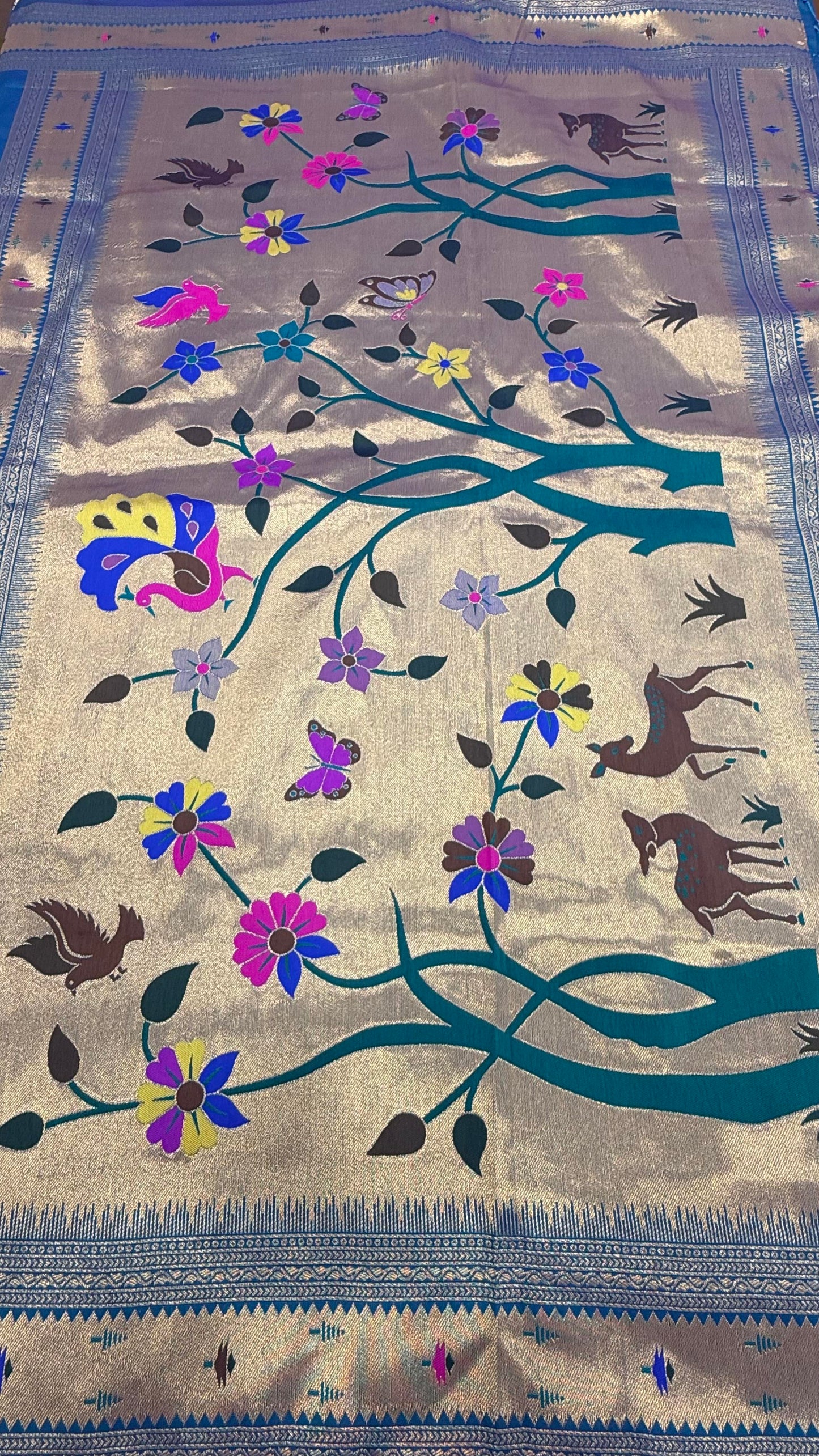Benaras Paithani