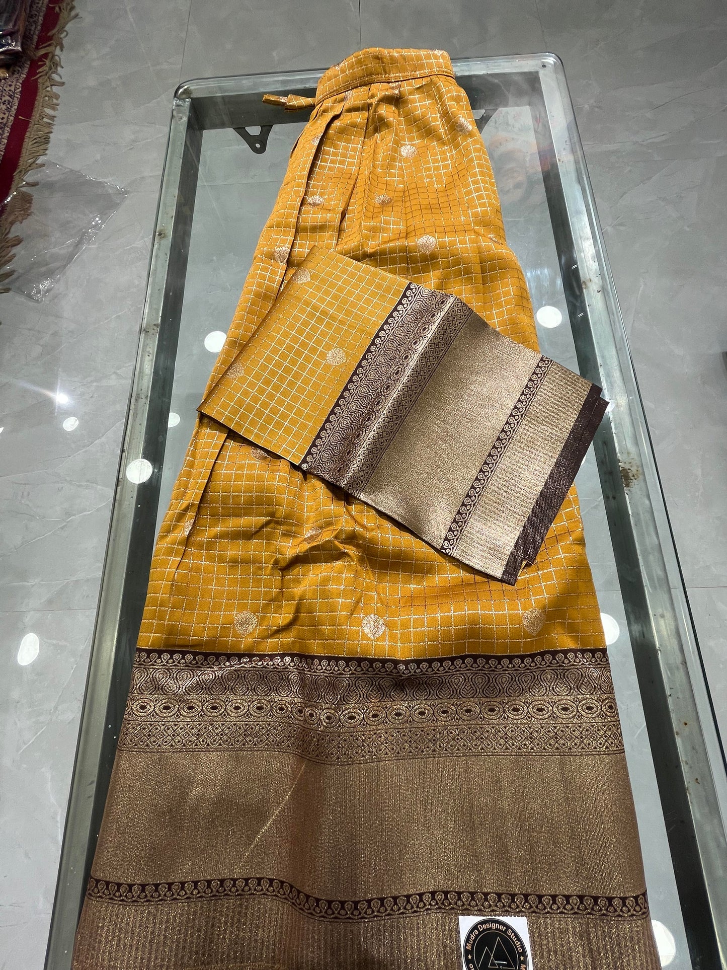 Lehengas Checks -Blouse With Out Stitching