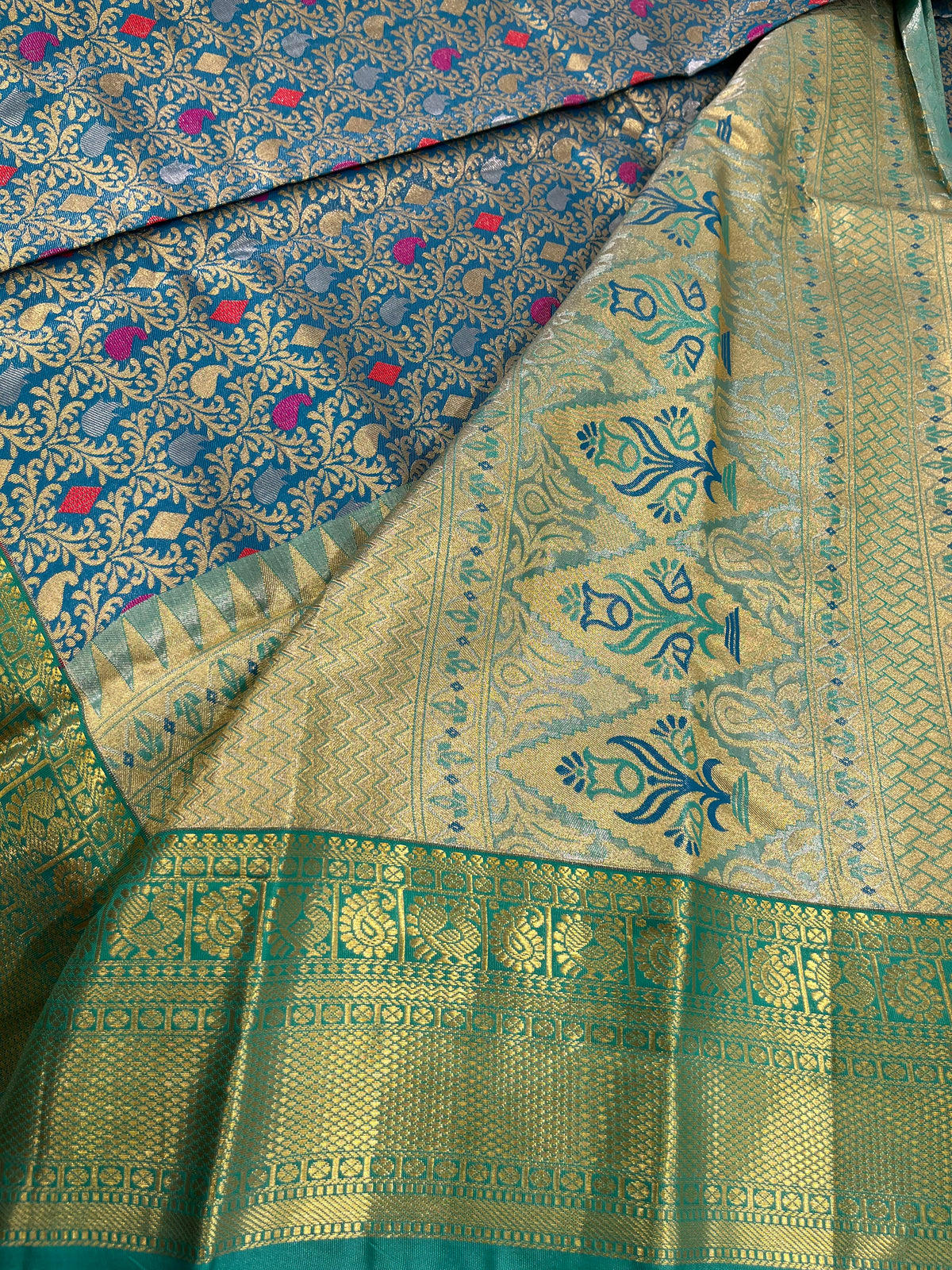 Kanchi Pattu 302
