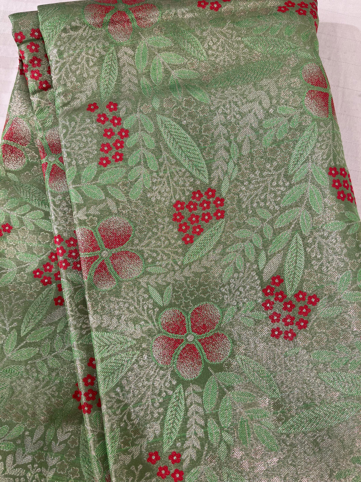 Kanchi Pattu 304