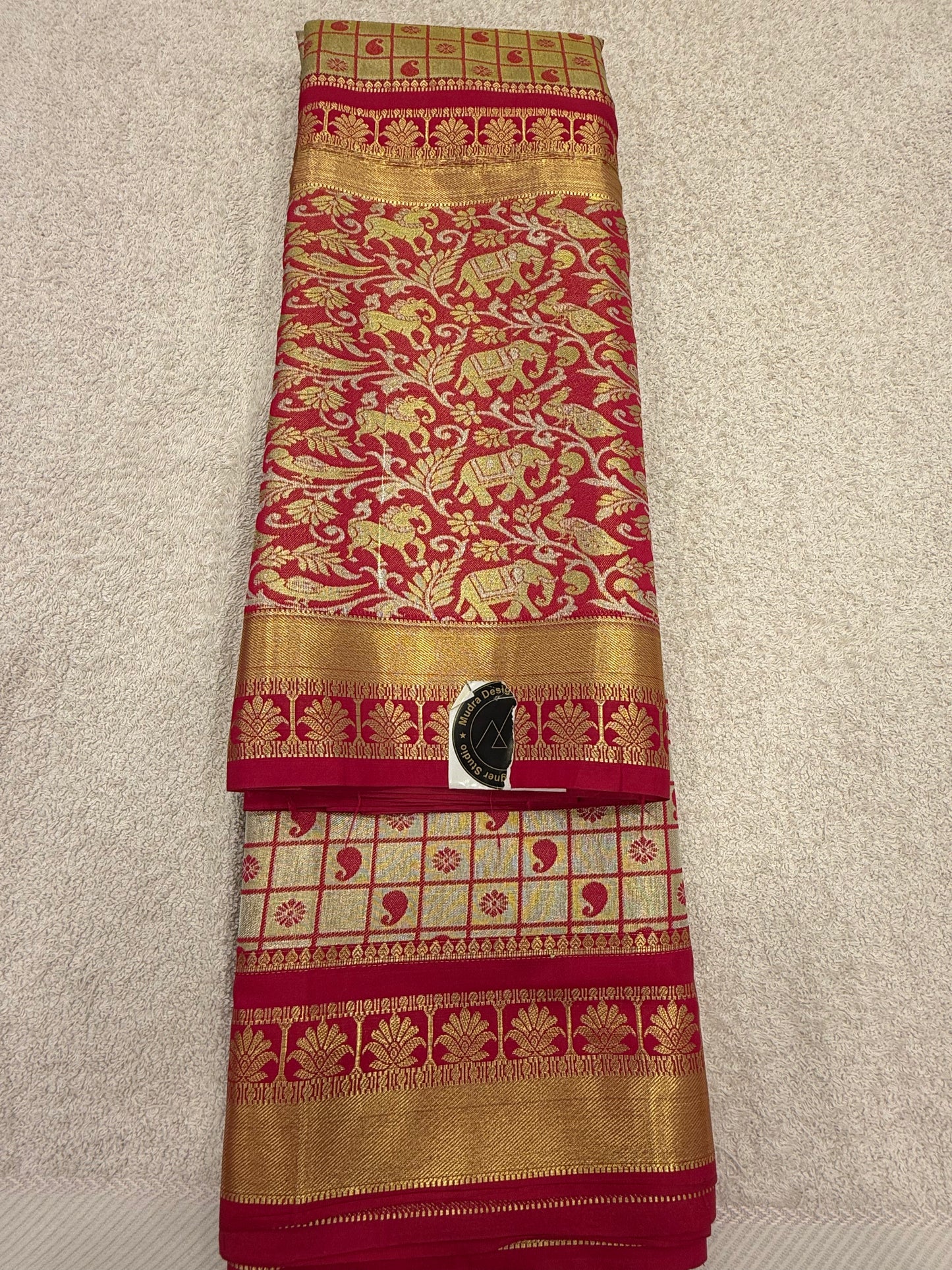 Kanchi Pattu 28
