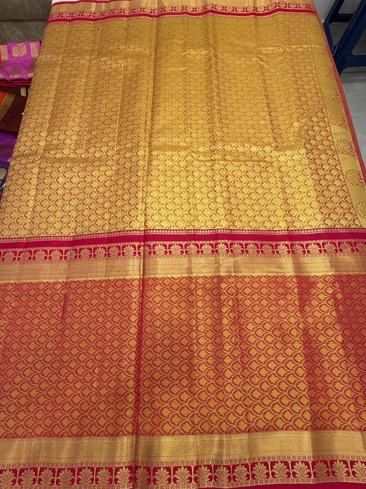Kanchi Pattu 28