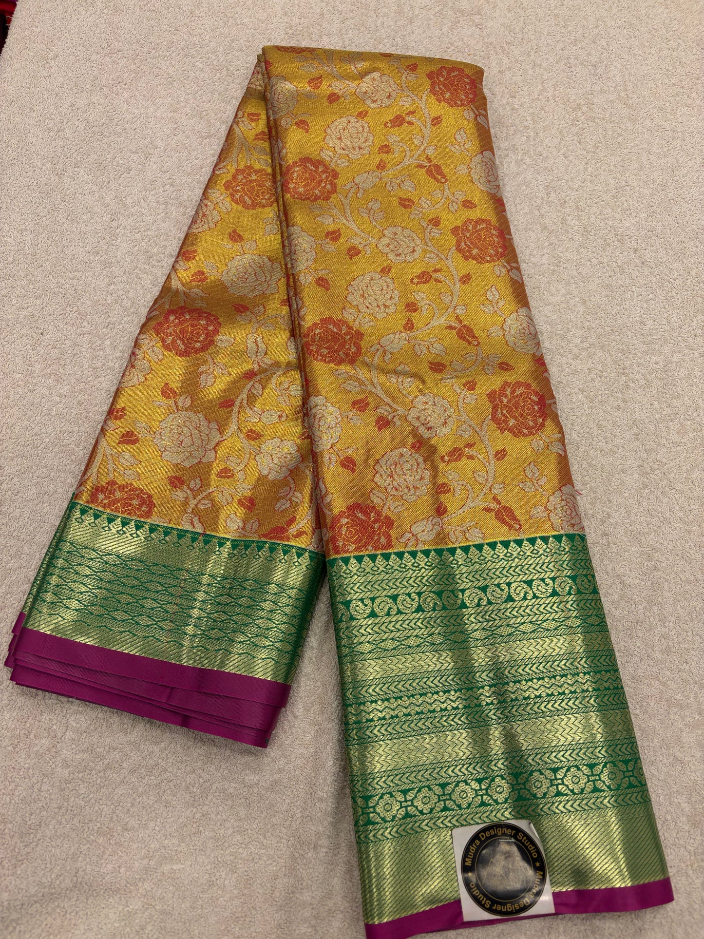 Kanchi Pattu 31