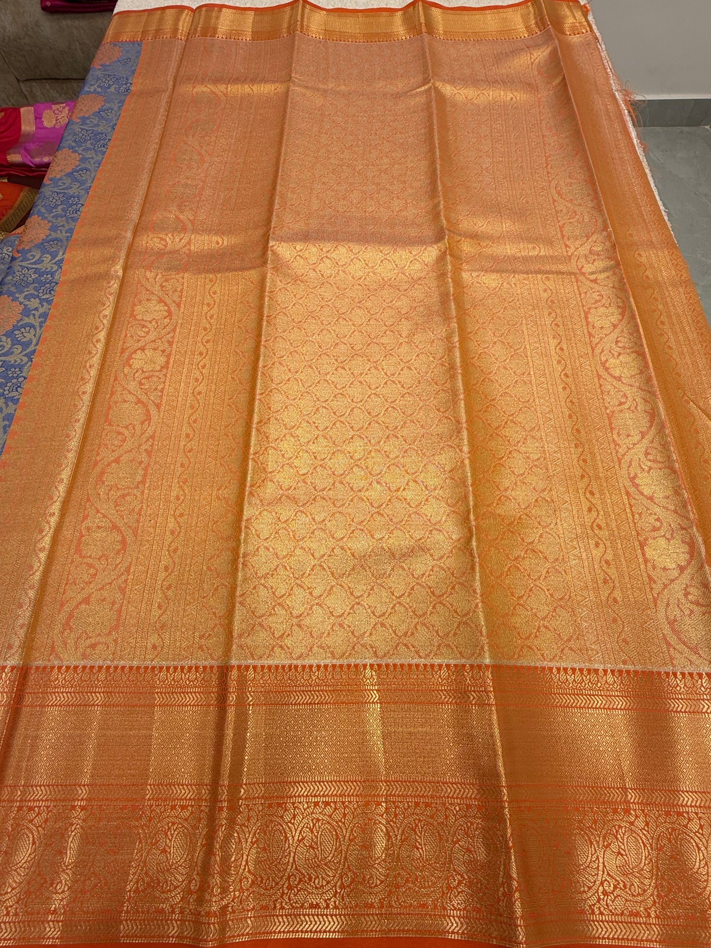 Kanchi Pattu 32