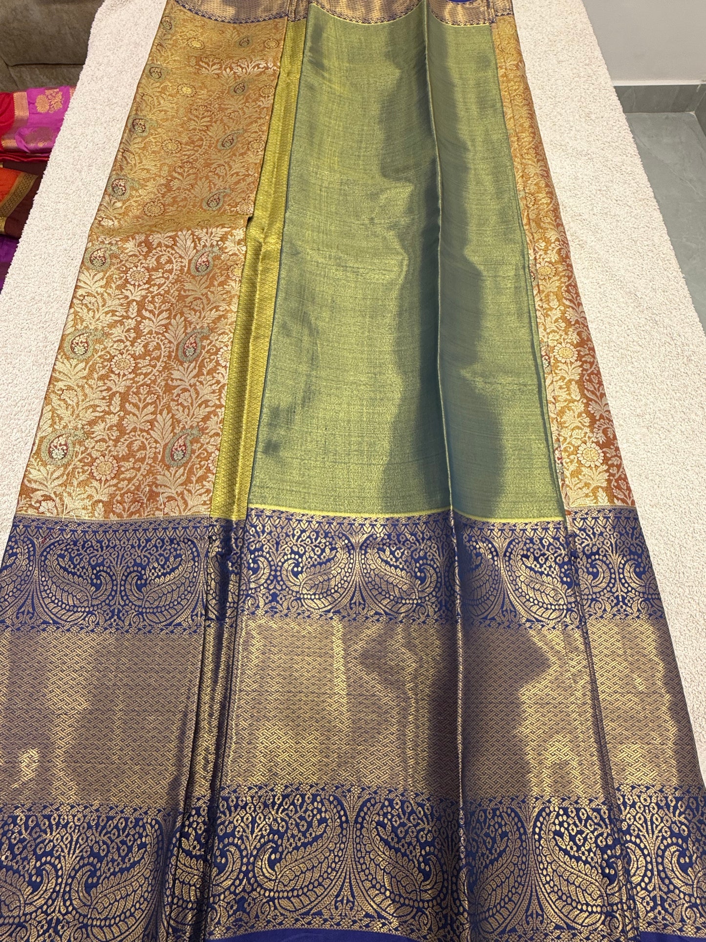 Kanchi Pattu 33