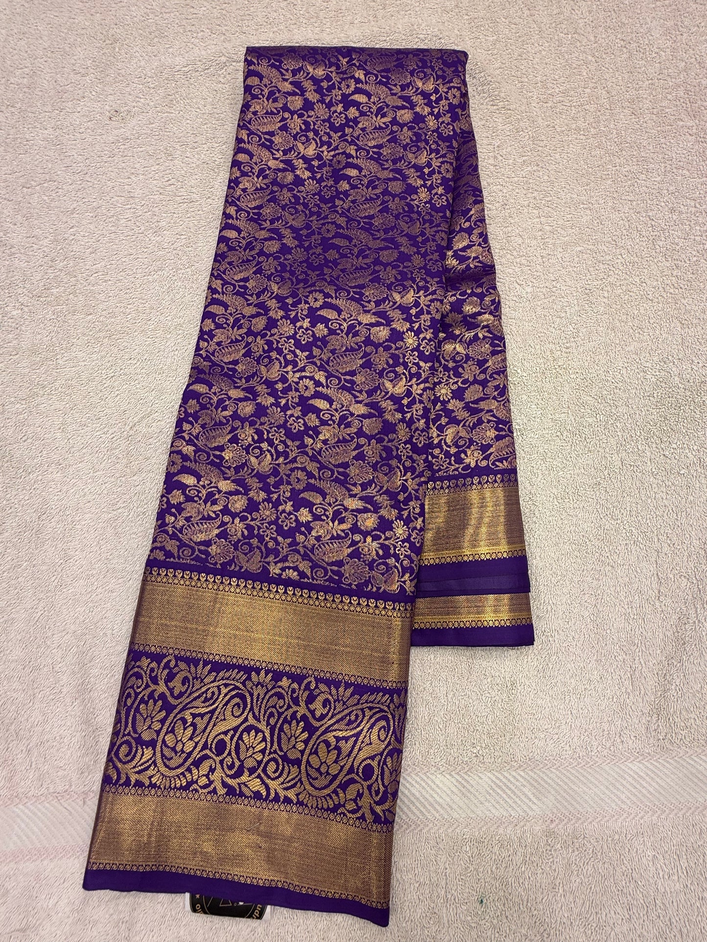 Kanchi Pattu 39
