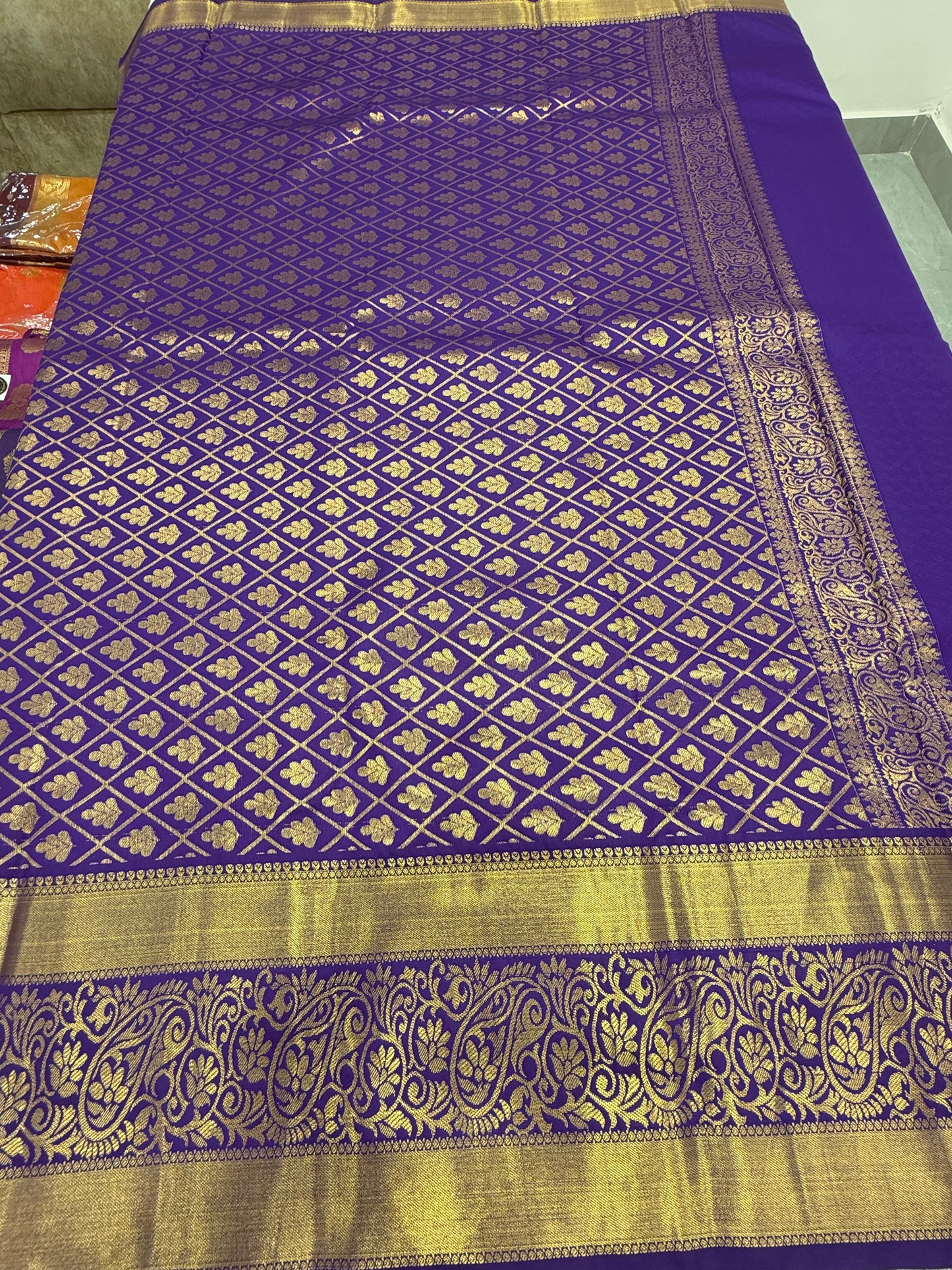 Kanchi Pattu 39