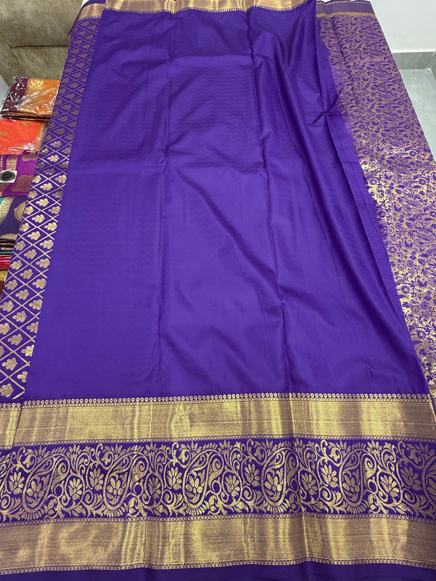 Kanchi Pattu 39
