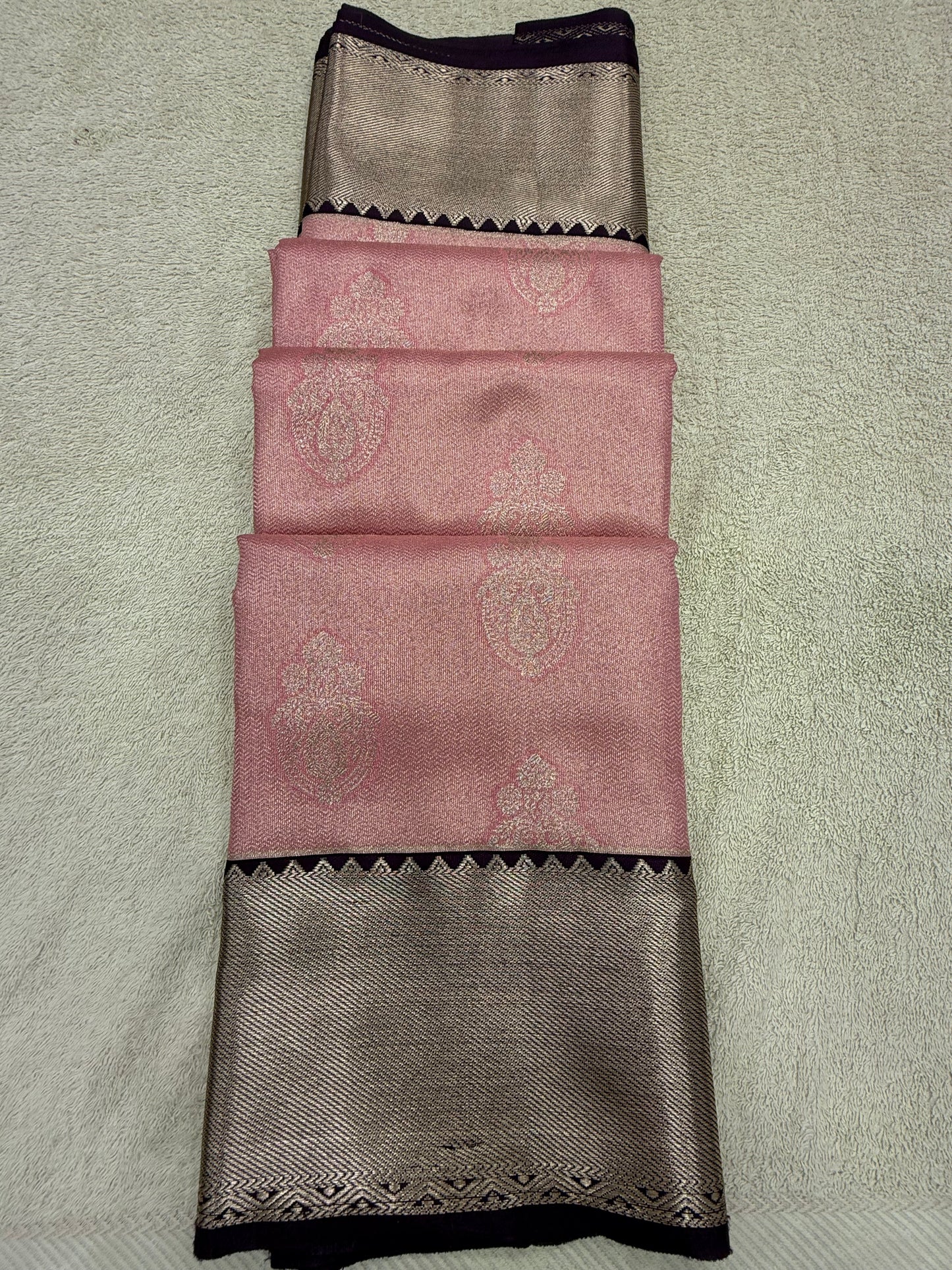 Kanchi Pattu 40