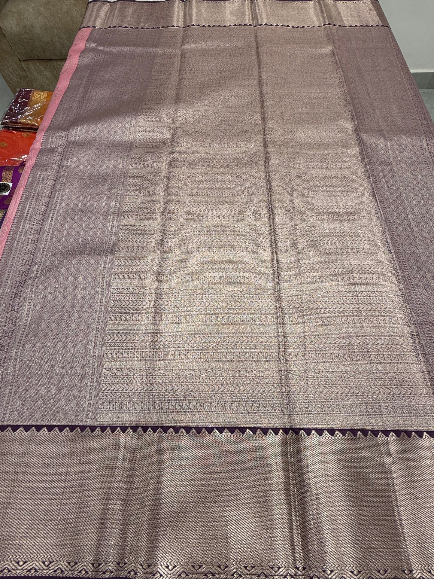 Kanchi Pattu 40