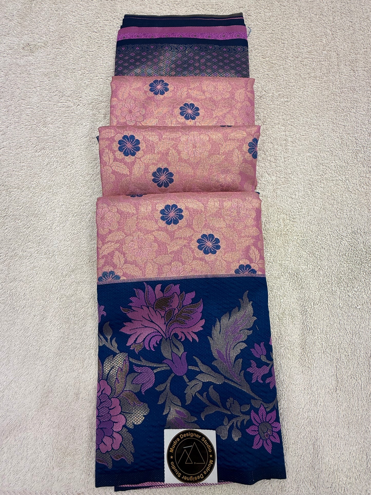 Kanchi Pattu 43