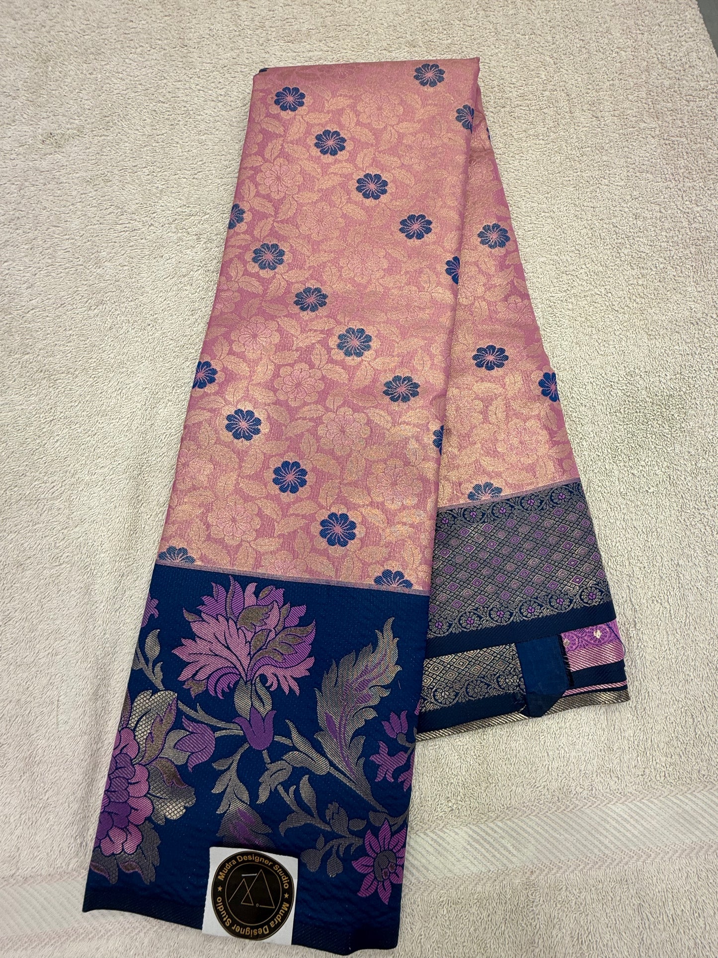 Kanchi Pattu 43