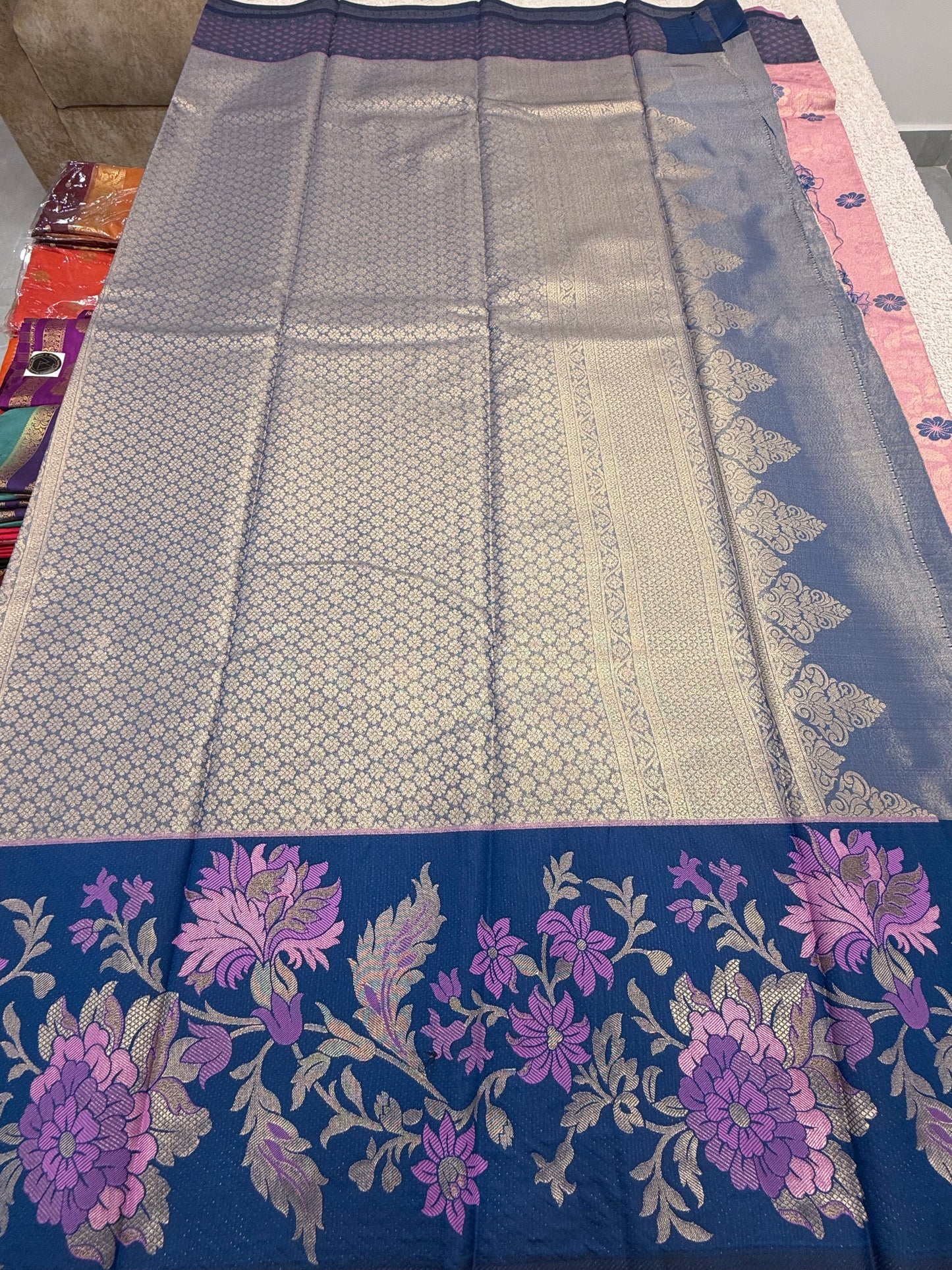 Kanchi Pattu 43