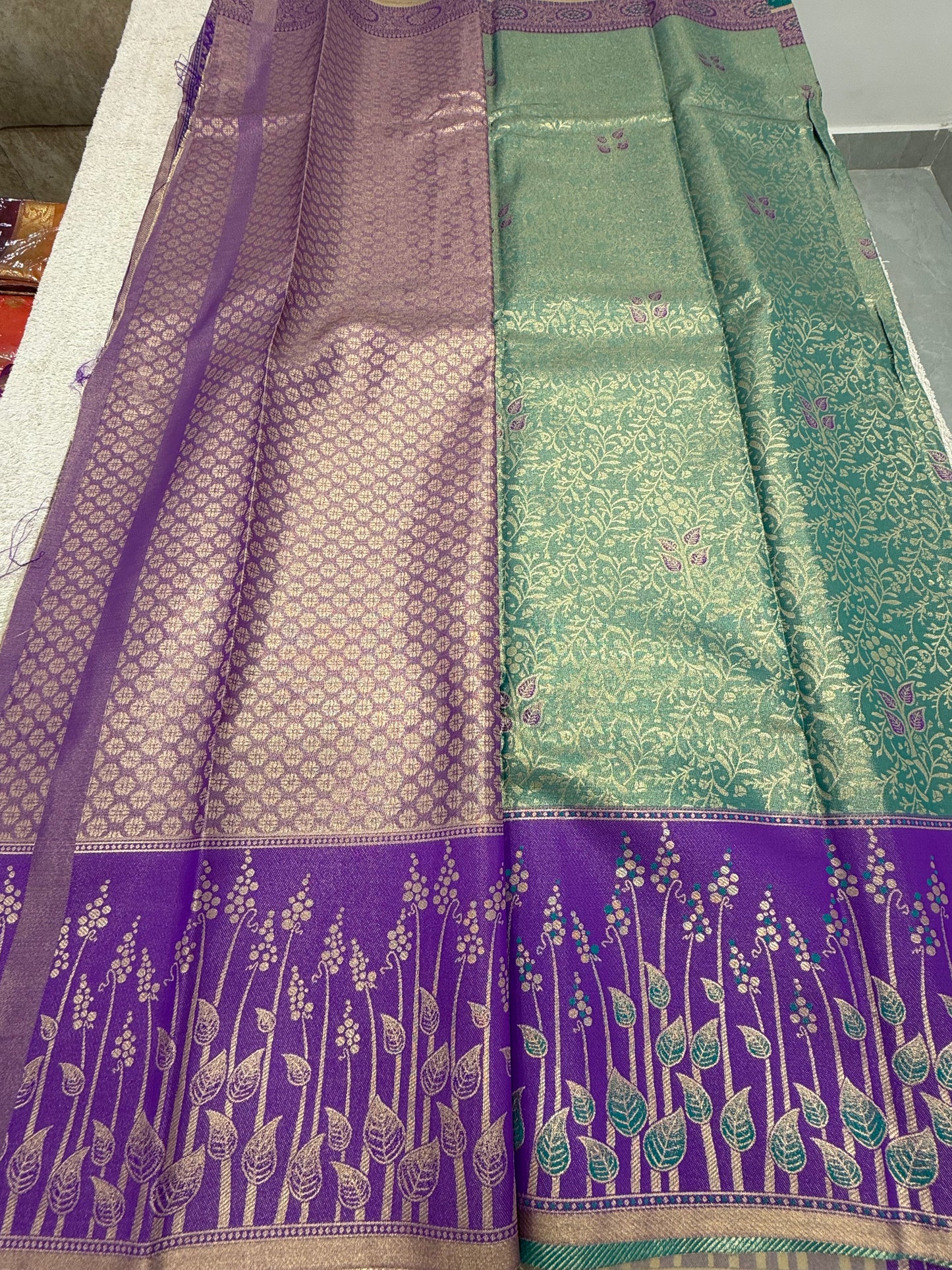 Kanchi Pattu 44