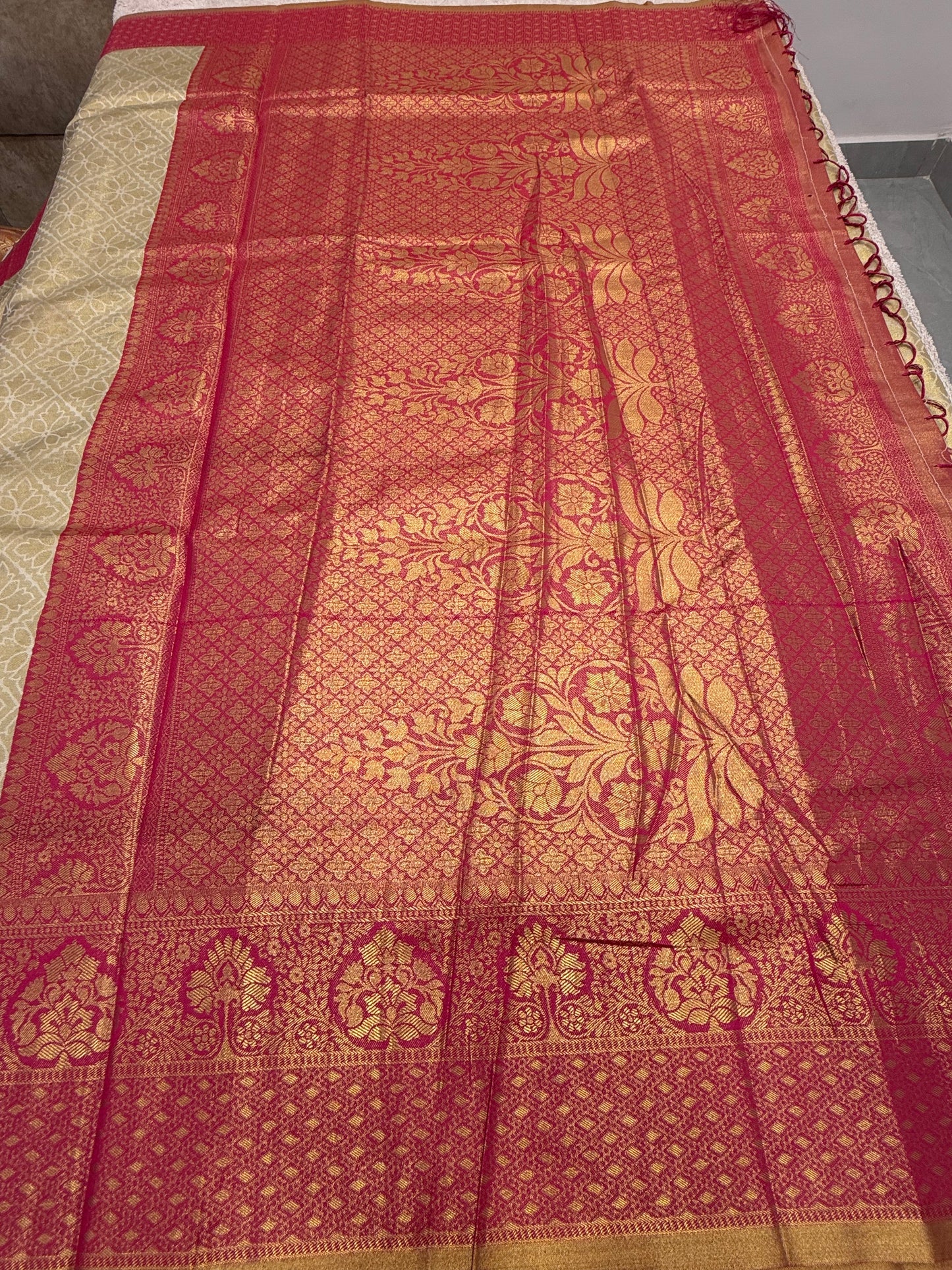 Kanchi Pattu 62