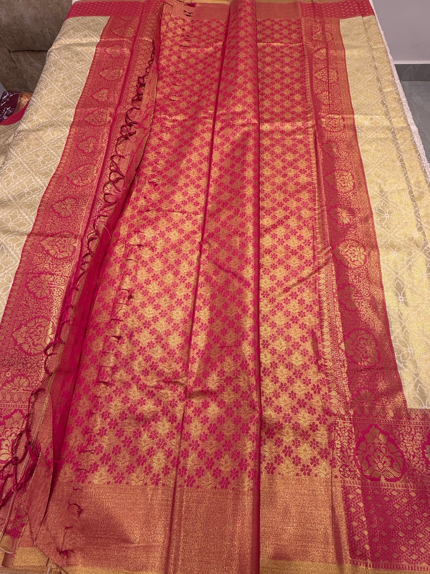 Kanchi Pattu 62