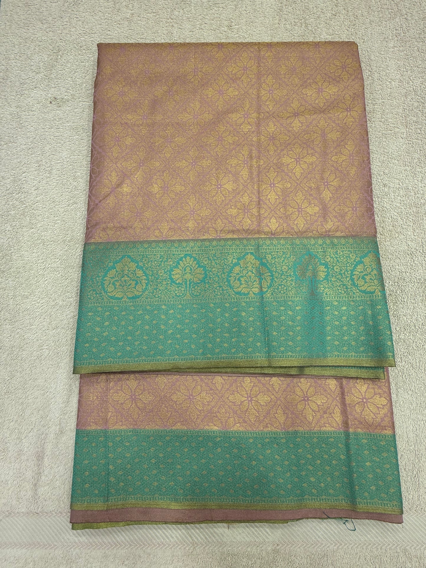 Kanchi Pattu 61