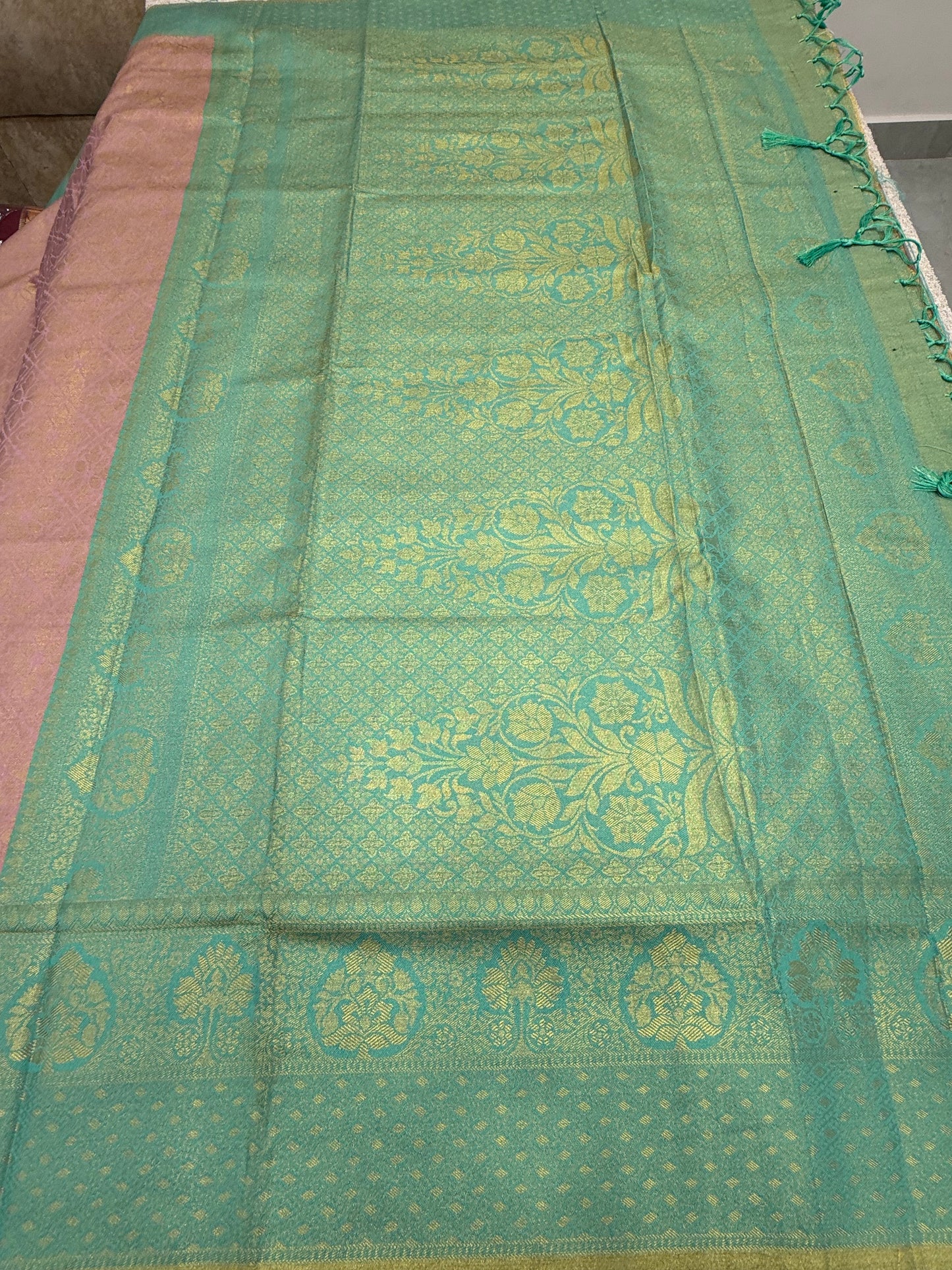 Kanchi Pattu 61