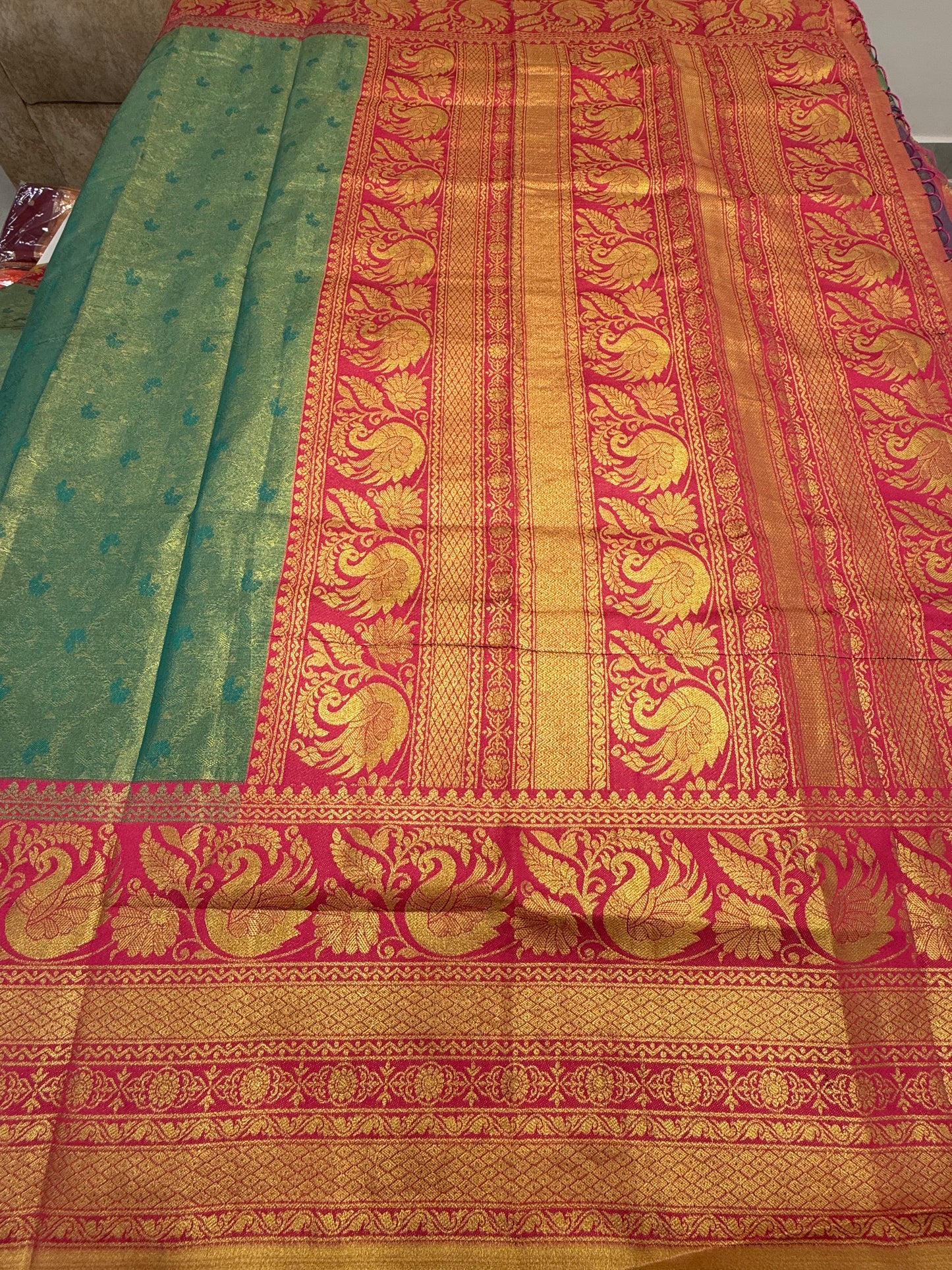 Kanchi Pattu 47