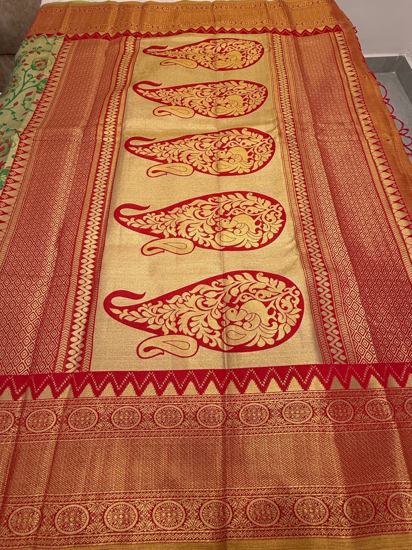 Kanchi Pattu 45