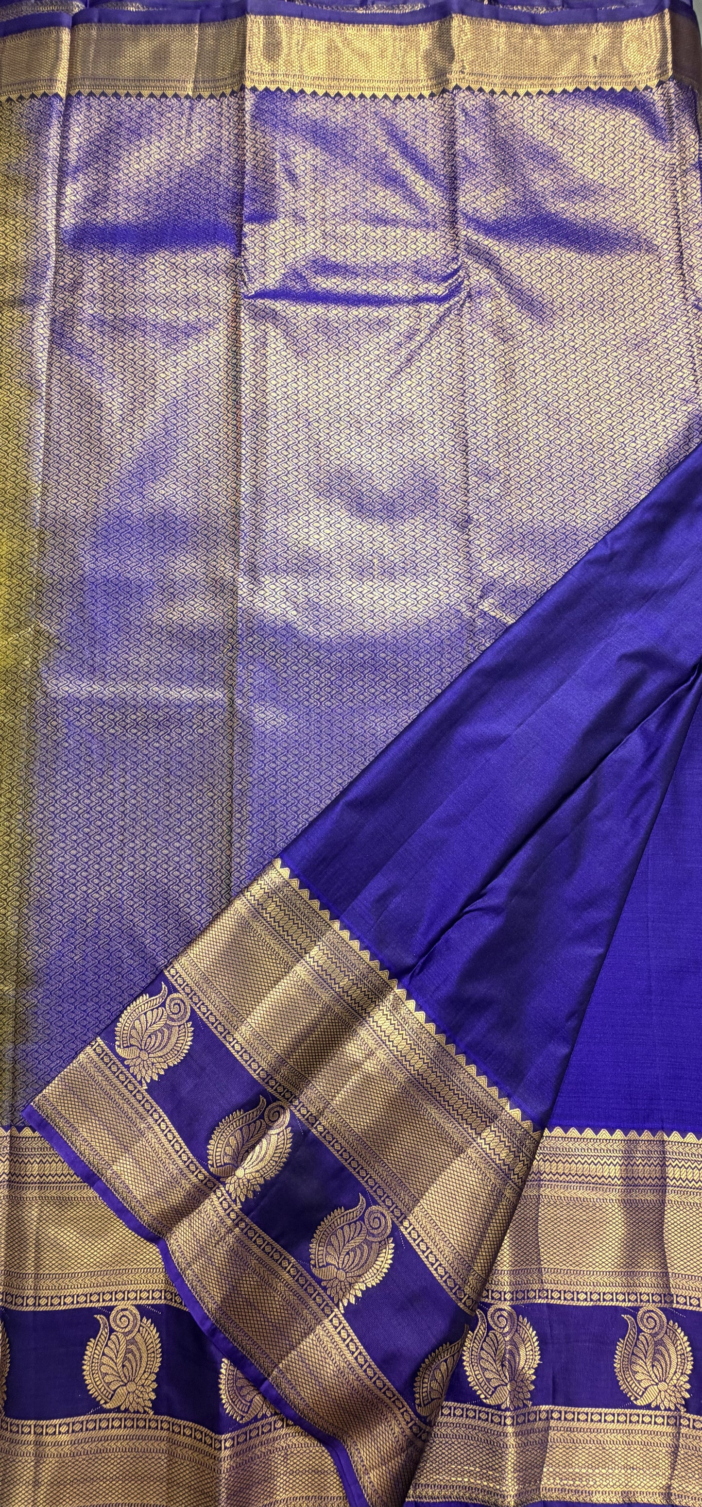 Kanchi Pattu 38