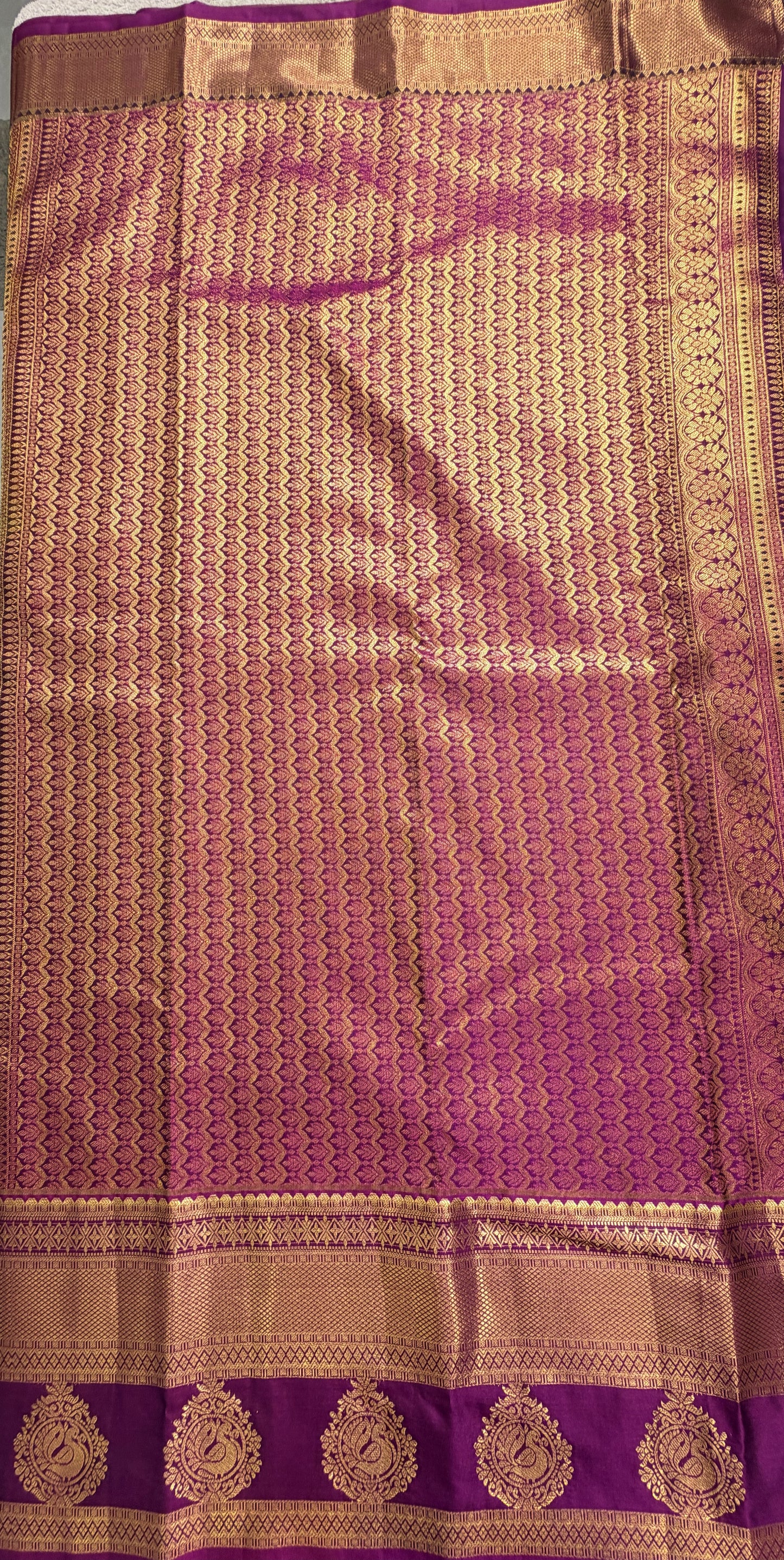 Kanchi Pattu 40
