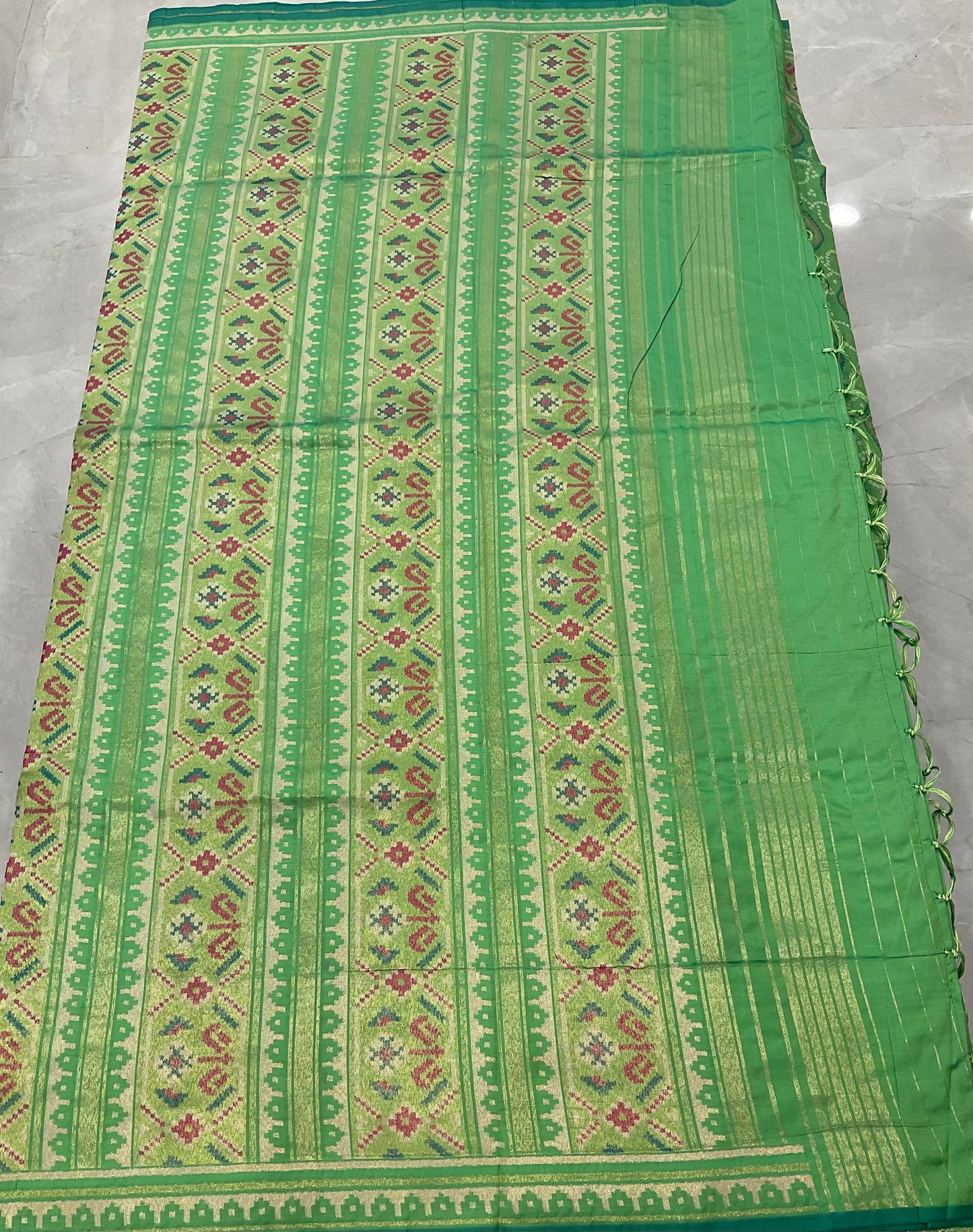 Patola Premium 922