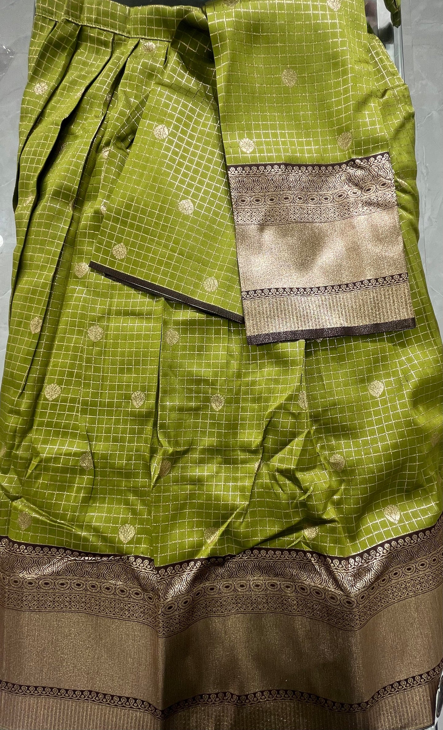 Lehenga Checks -Blouse With Out Stitching