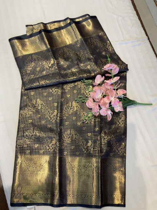 Kanchi Pattu 16